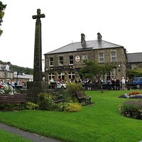 Newcastle Hotel, Rothbury Pipe Band and Market Cross
