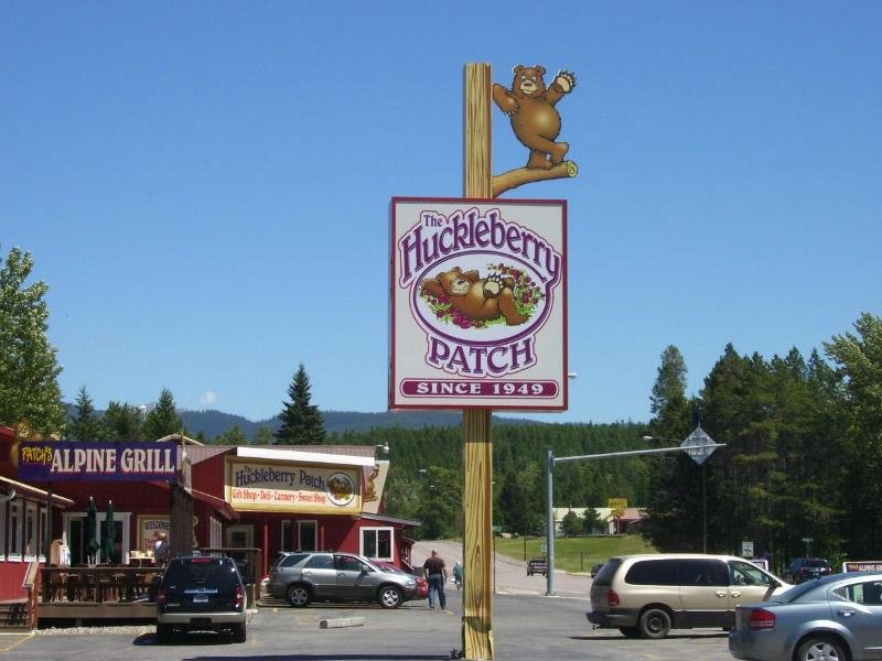 THE HUCKLEBERRY PATCH, Hungry Horse - Menu, Prices & Restaurant Reviews ...