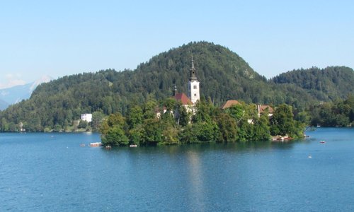 A ilha no centro do lago Bled
