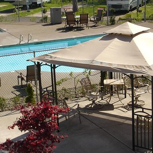 Heated pool and large spa (seasonal)
