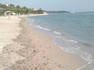 Πισίνα και παραλία