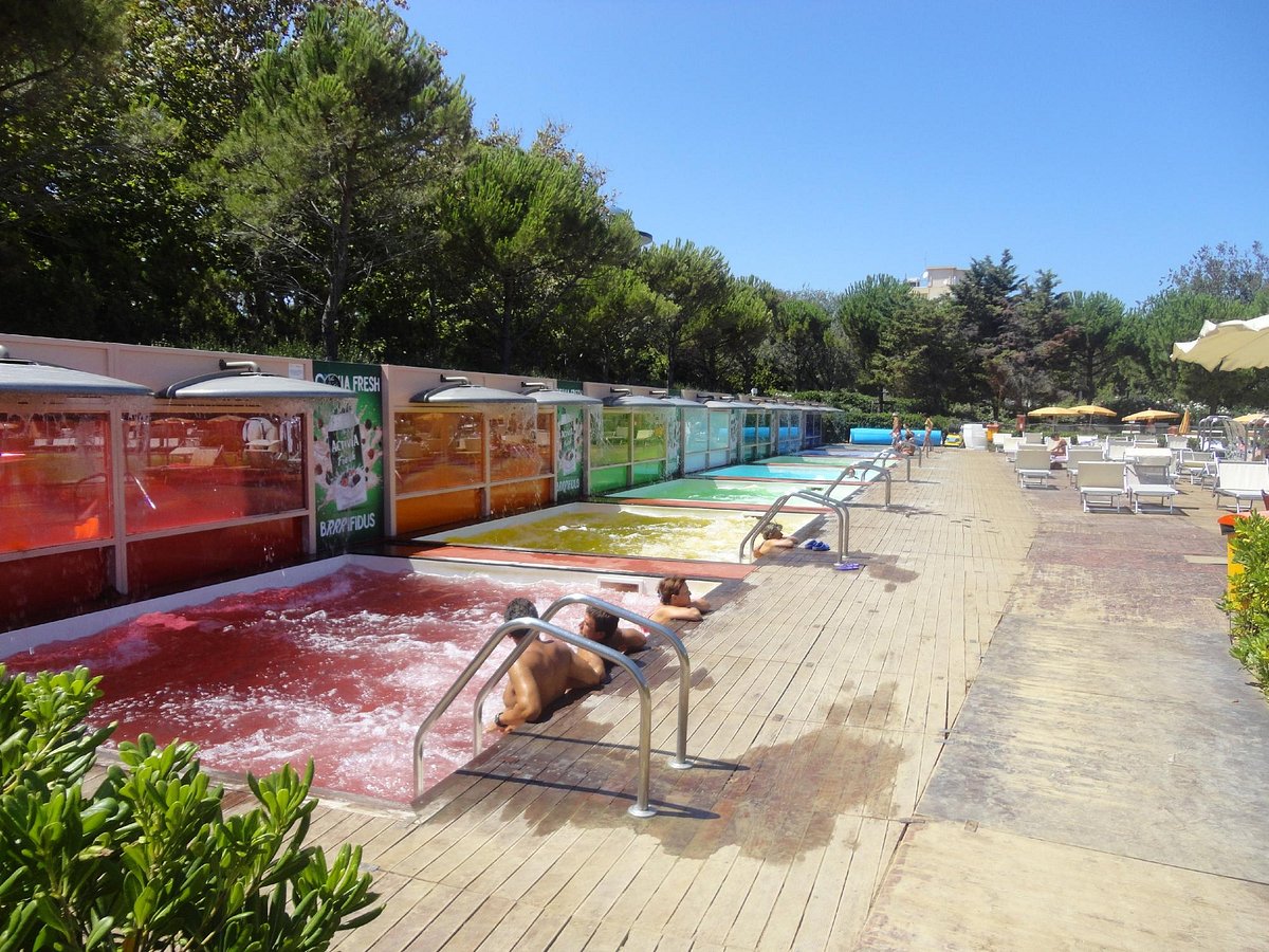 la grande piscina di perle d'acqua park riccione - Taste Your Escape