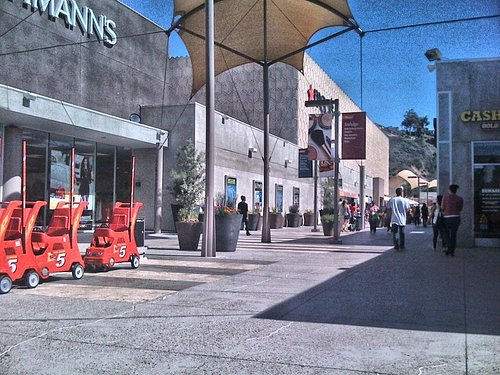 Mission Valley shows the appeal of the mall
