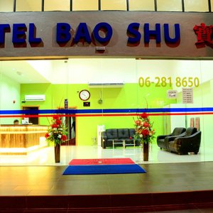 Hotel & Lobby
