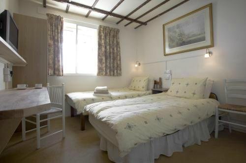 Superior Twin En-Suite: 1 extra long bed for tall guests