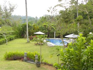 Kolam Renang & Pantai