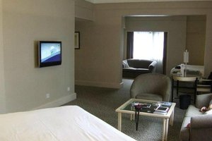 Room & Suite
