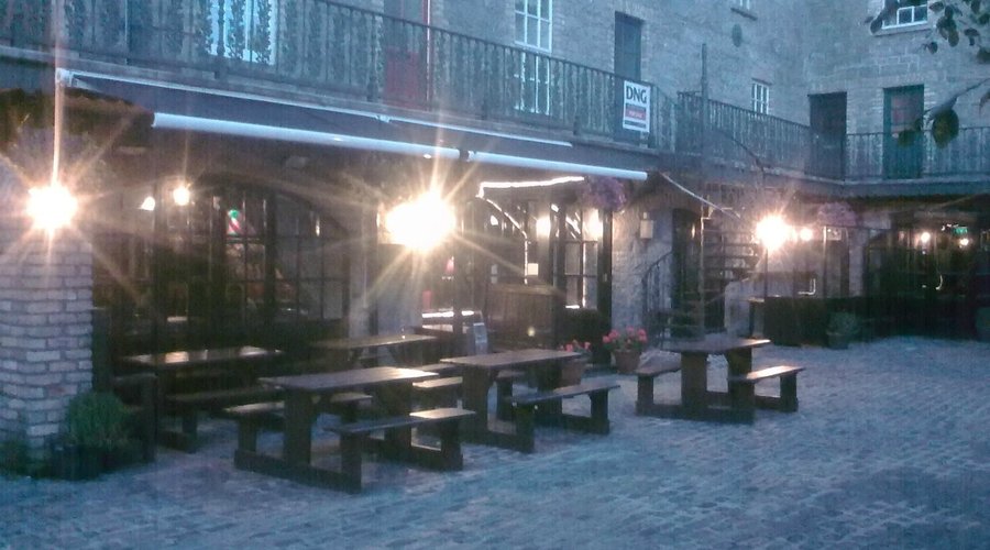 Bar & Restaurant