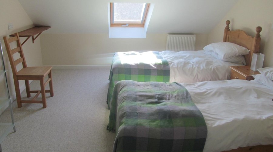 Twin bedroom
