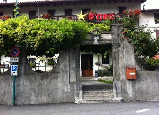 la stella d'oro entrata
