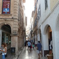 Paseo comercial Ses Voltes