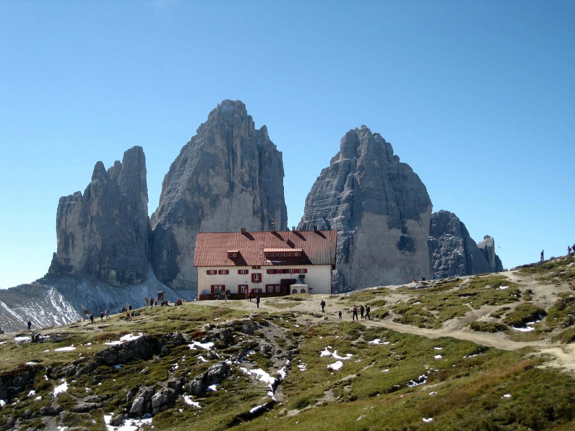 DREIZINNENHÜTTE, RIFUGIO ANTONIO LOCATELLI: Bewertungen & Fotos (Sesto ...