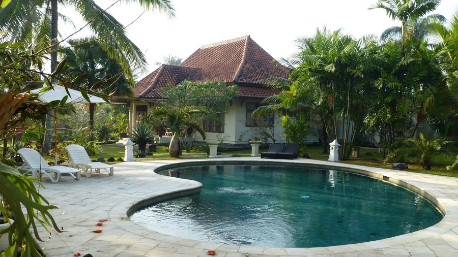 VILLA/GUESTHOUSE RUMAH KITA (AU$41): 2021 Prices & Reviews (Kalibaru