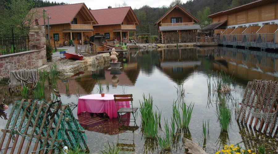 Luxushäuser,Teich-Hessenmühle 2012
