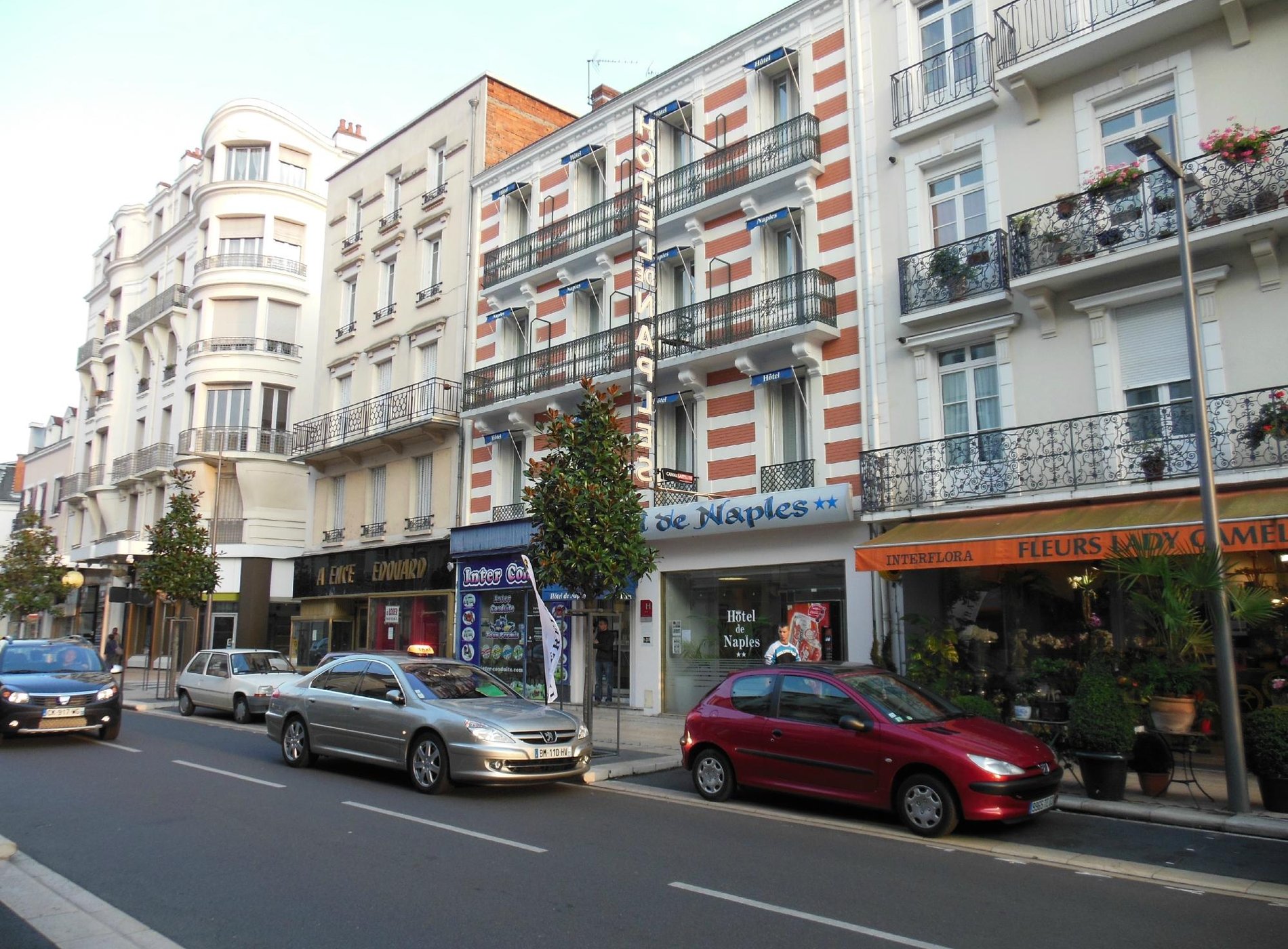 Hotel De Naples by null