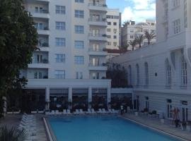Piscina y playa