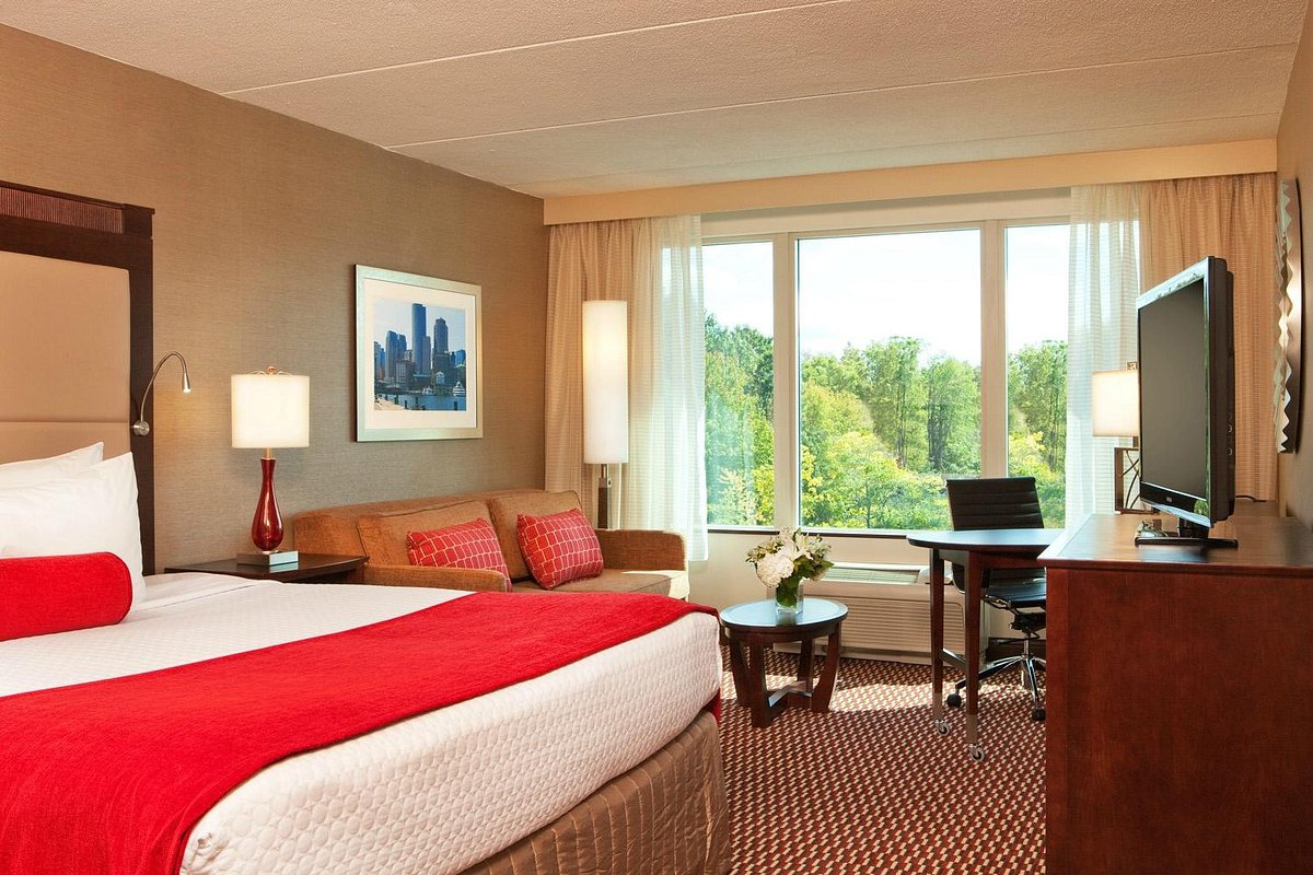 CROWNE PLAZA BOSTON - WOBURN, AN IHG HOTEL $126 ($̶1̶5̶8̶) - Updated