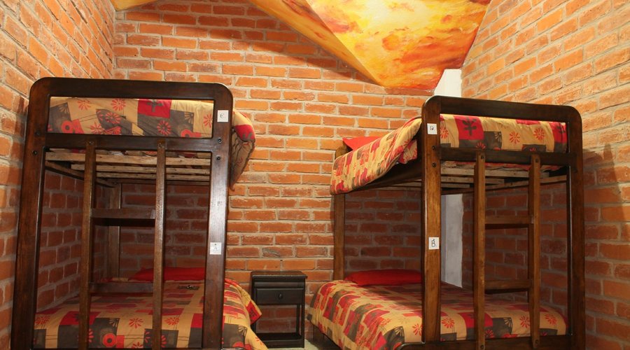Quadruple Dorm in Suite, Lockers and WI-FI, Breakfast included.