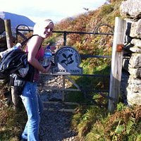 sign is a fake its at least 15mins more to the tarn