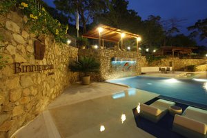 Pool & Beach