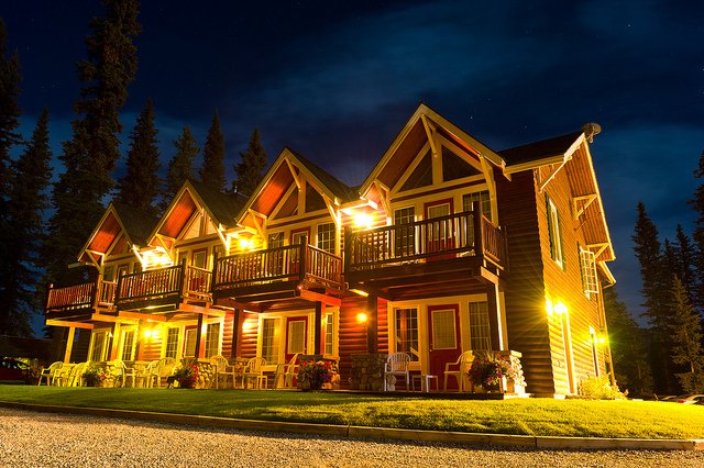 PARADISE LODGE & BUNGALOWS (LAGO LOUISE, CANADÁ): 547 fotos, comparação de  preços e 5 avaliações - Tripadvisor