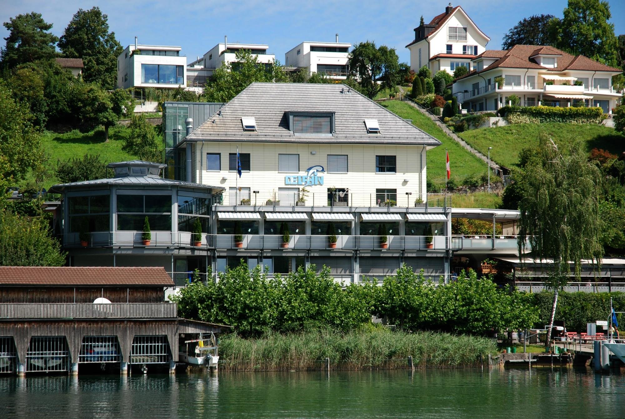 DELPHIN SEEHOTEL (Meisterschwanden, Zwitserland) - Foto's, Reviews En ...