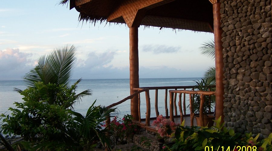 Lazi Beach Club - come, enjoy our Seaside Cottages right on the beach with peace and quiet...