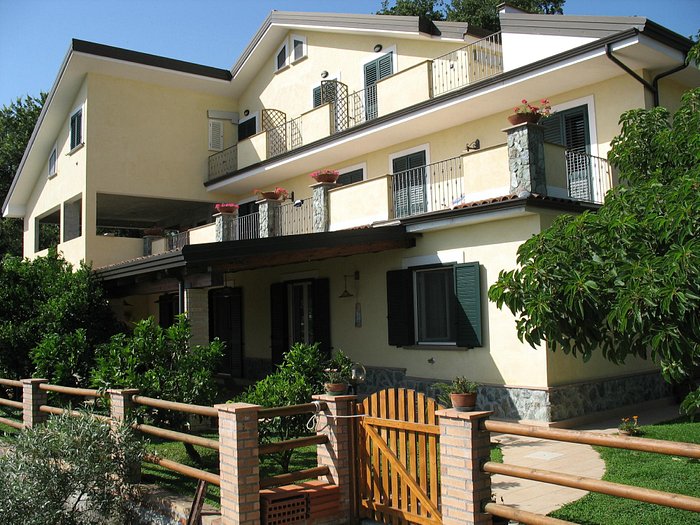 BED & BREAKFAST L'EUCALIPTO - Lodge Reviews (Paola, Italy)