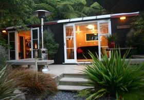 The Loveshack - Lake Rotoiti