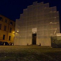 la facciata in restrutturazione
