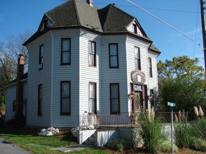 WOODRUFF HOUSE BED & BREAKFAST - Prices & B&B Reviews (Luray, VA) WOODRUFF HOUSE BED & BREAKFAST - Prices &  B&B Reviews (Luray, VA)