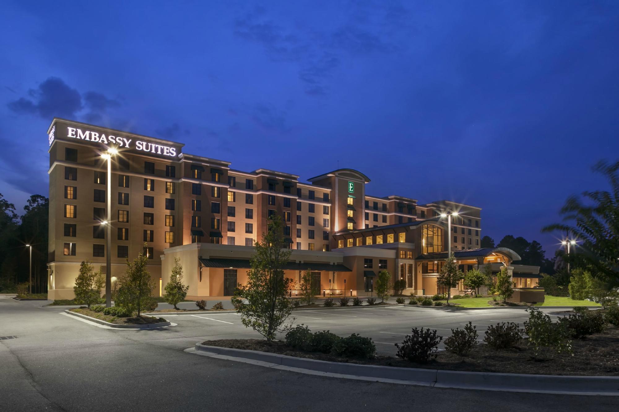 EMBASSY SUITES BY HILTON SAVANNAH AIRPORT : Tarifs 2024 Et 6 Avis