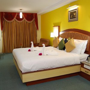 Royal Honey Suite Room