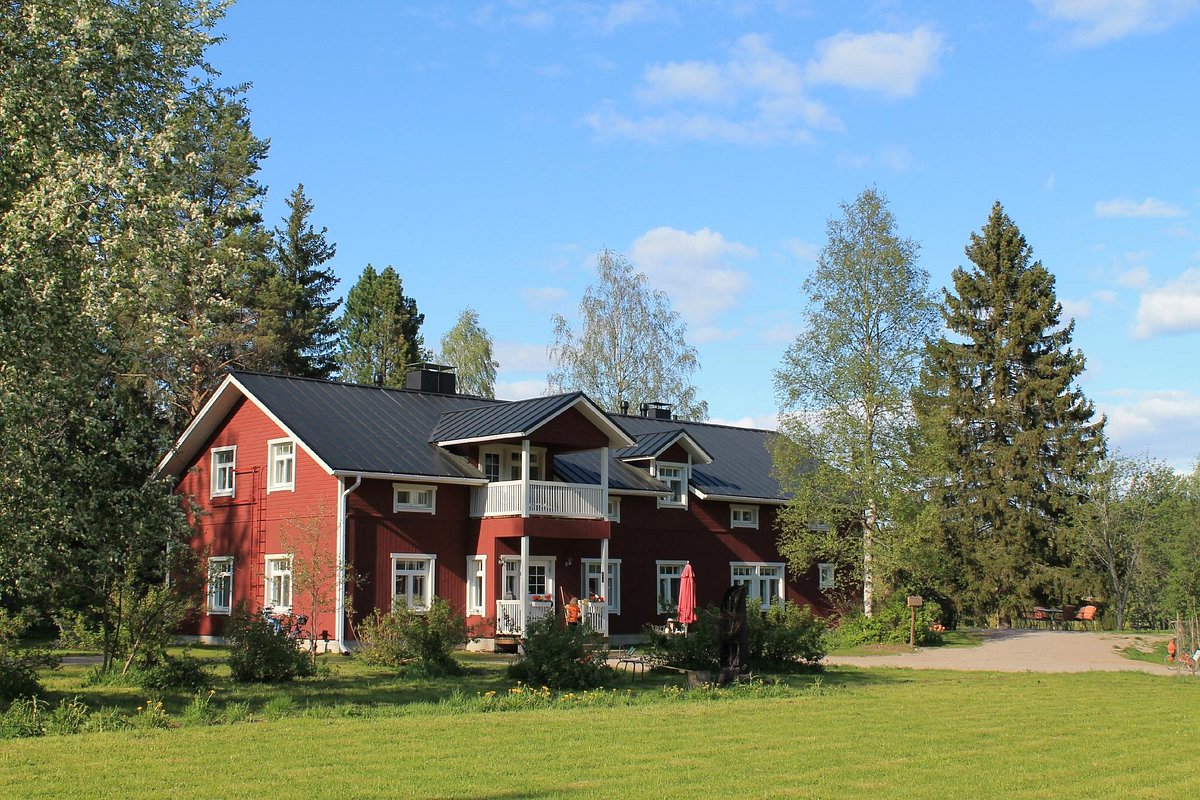 Nice farm. Саариярви Финляндия. Саариярви Финляндия достопримечательности. Саариярви. Церковь Saarijarvi.