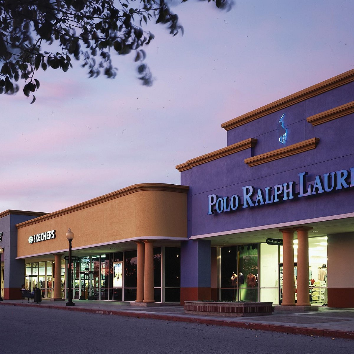 Polo Ralph Lauren Factory Store – The Factory Outlets of Lake