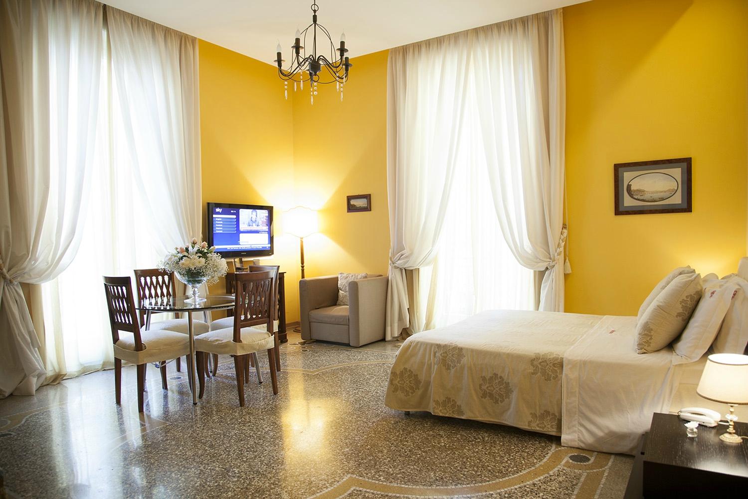 ORSINI 46 B&B $111 ($̶1̶2̶5̶) - Updated 2022 Prices & Reviews - Naples ...