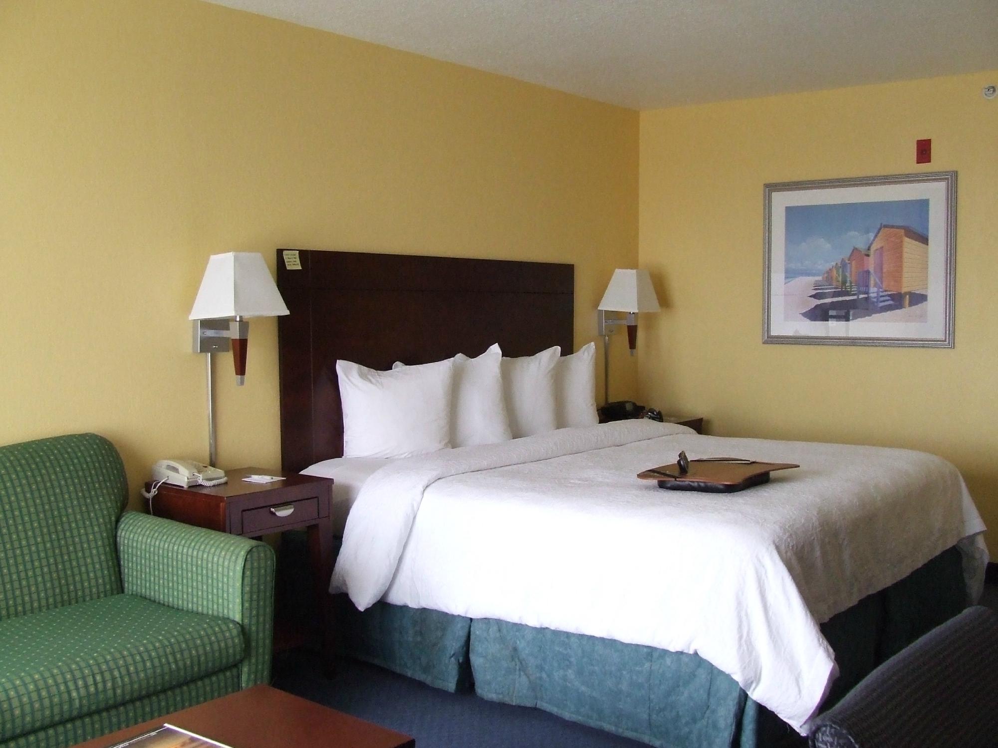 HAMPTON INN COCOA BEACH CAPE CANAVERAL Hotel Reviews Price   Hampton Inn Cocoa Beach 