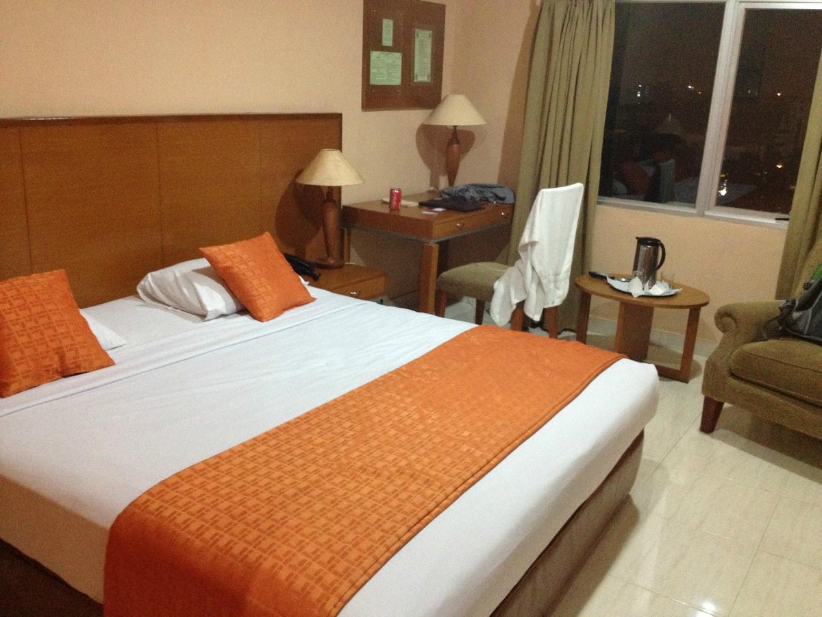 ALIA CIKINI HOTEL $22 - Prices & Reviews - Jakarta, Indonesia