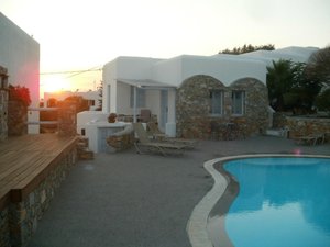 Πισίνα και παραλία