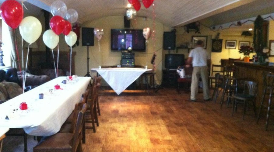 dining/bar
