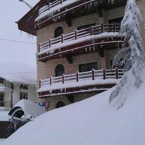 Front of hotel
