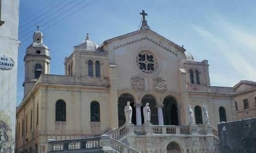 Femei singure datand din Paris întâlnire adult