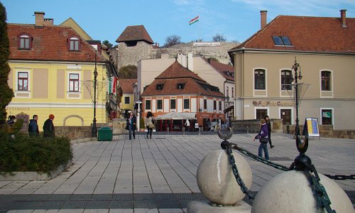 View of square and statue
