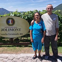 Uma verdadeira aula sobre vinhos foi dada por uma enóloga pernambucana da Jolimont. Parabéns!