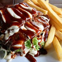 Open steak sandwich