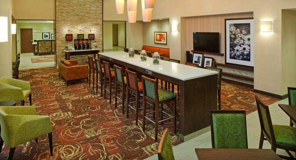 Hotel photo 20 of Hampton Inn & Suites Pittsburgh/Waterfront-West Homestead.