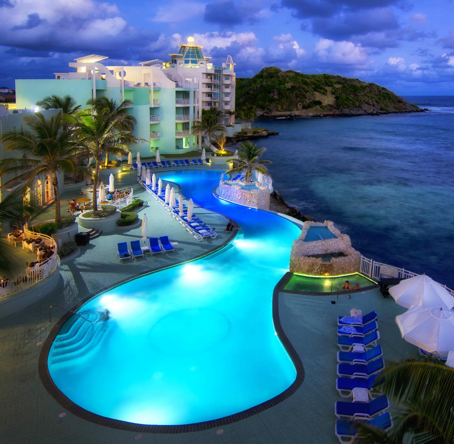 st martin hotels        
        <figure class=