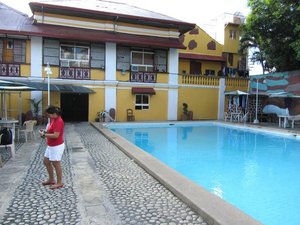Pool & Beach