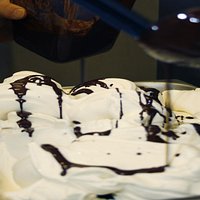 Stendere il cioccolato sulla stracciatella