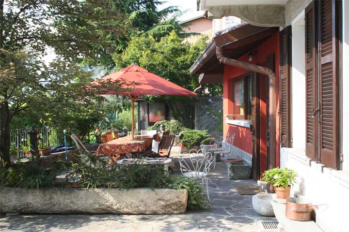 B&B FRONTELAGO - Prices & Reviews (Mandello Del Lario, Italy - Lake Como)